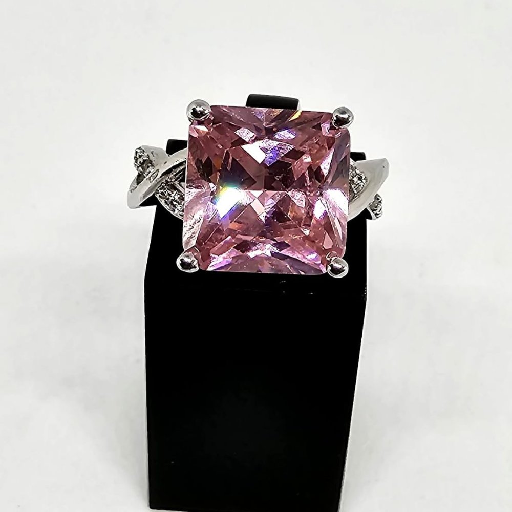 Sterling Silver Ring PINK Cubic Zirconia Oval Stone Solitaire 925 Size 6